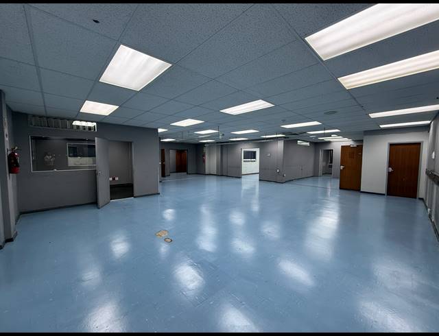 4,810M² OFFICE TO LET IN FERNDALE